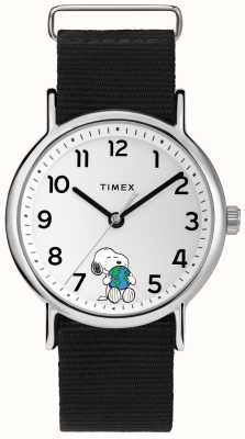 Timex Peanuts weekender snoopy take care cadran blanc / bracelet tissu noir TW2V07000